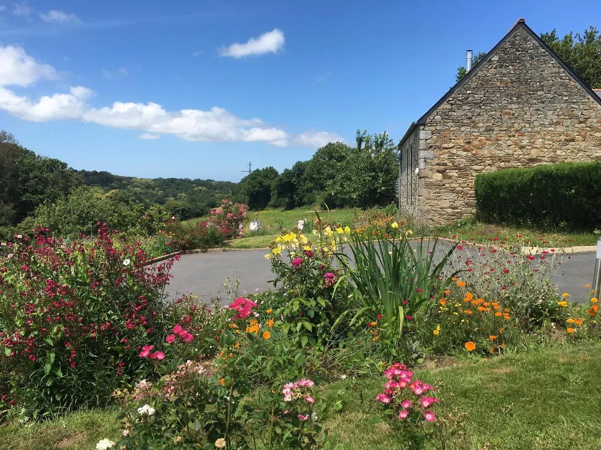 Keryanti Domaine De Lesleac'H Guest House Plouegat-Moysan 0*, Le Ponthou France